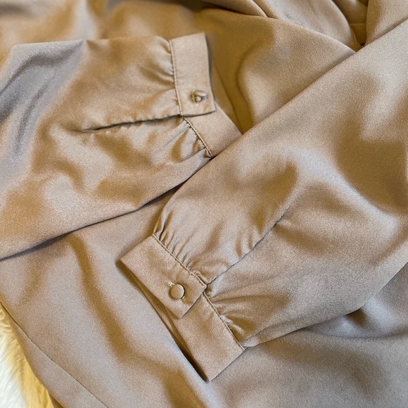 Ark & Co taupe blouse - Picture 7 of 7